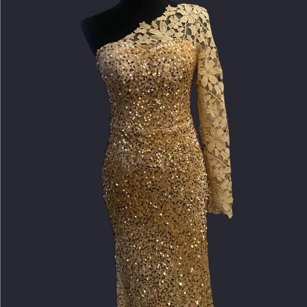 Elegant Gold One-Shoulder Dress